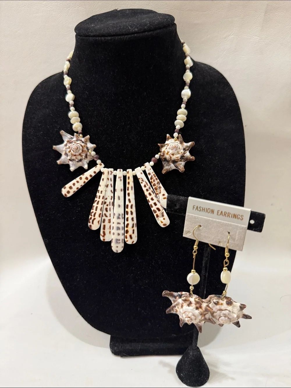 Handcrafted Cream Brown Crown Conch Shell Bib Necklace Matching Earrings